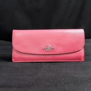 Coach Pebbled Leather Pink Wallet W/ Inside Signature Pattern Accent